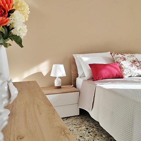 Dimora Amira Apartment Monopoli Bagian luar foto